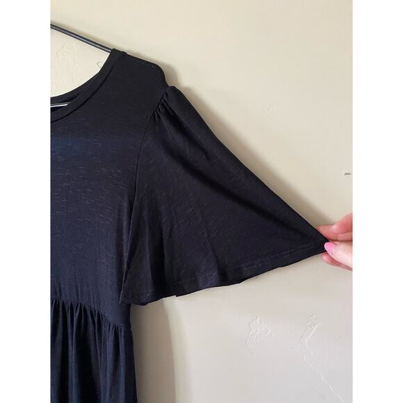 Reb in J Medium Black Ruffled Short Sleeved Stretchy Tiered Midi Dress - Picture 3 of 6